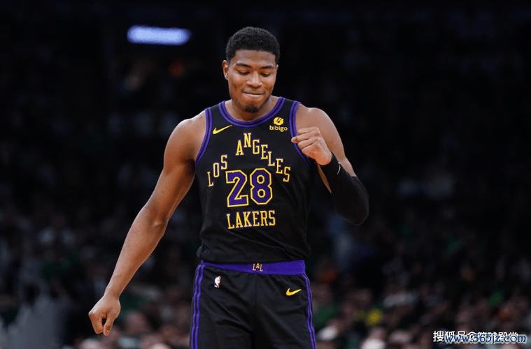 詹姆斯三连三双创历史 湖人击败灰熊豪取三连胜