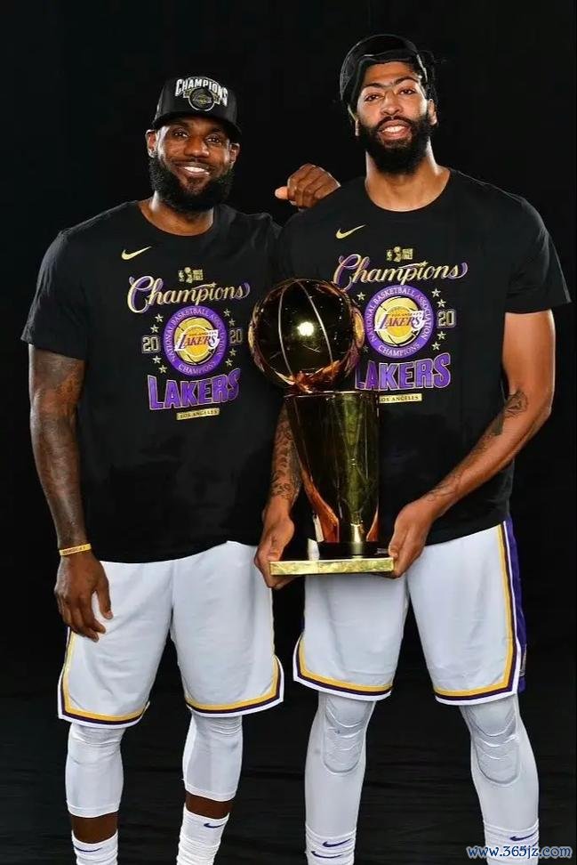 詹姆斯创两项历史纪录，浓眉21+20，湖人战胜国王