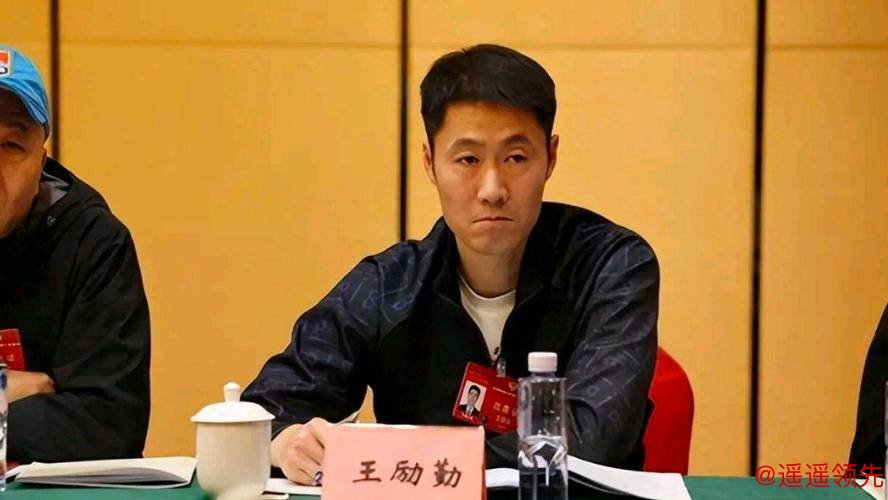 6人离队！3选1悬念拉满，国乒男队重建谁能扛起王励勤期待？